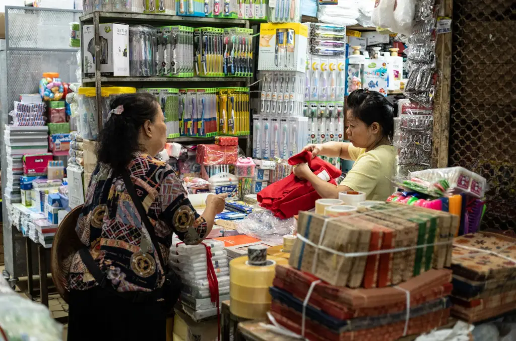西南地区化工厂照明安全升级：防爆灯与三防灯选型要点分析